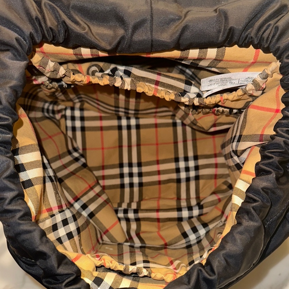 Burberry Charcoal Nylon Baby Backpack+changing mat. Original box & dust cover.⭐️ - Picture 6 of 11